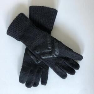 Vintage Black Gloves - Warm and Stylish - Leather Detail - Winter Accessory